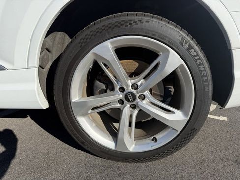 Used 2019 Audi Q7 3.0T Prestige w/ Prestige Package image 15