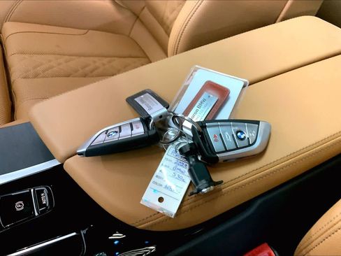Certified 2023 BMW 530e xDrive w/ Premium Package AWD/4WD image 14