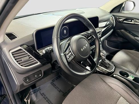Used 2024 Kia Seltos S AWD/4WD image 11