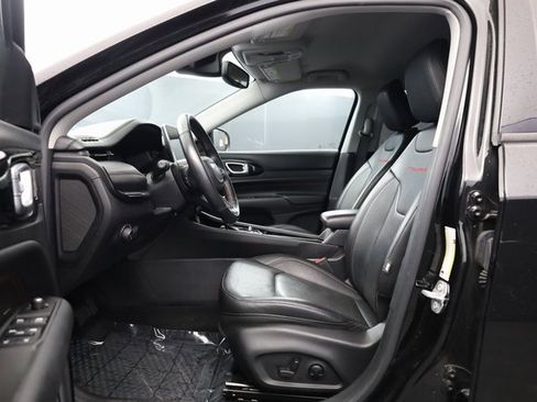 Used 2022 Jeep Compass Trailhawk w/ Trailhawk Elite Group image 11