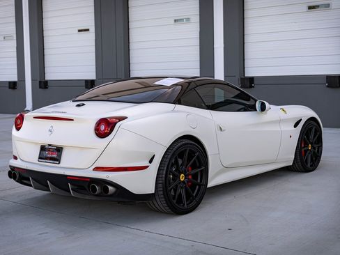 Used 2016 Ferrari California T image 12