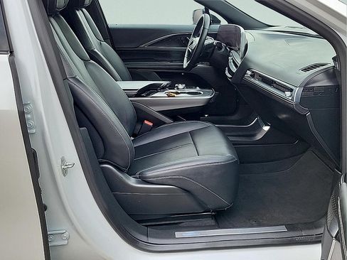 Certified 2024 Cadillac Lyriq Sport AWD/4WD image 10