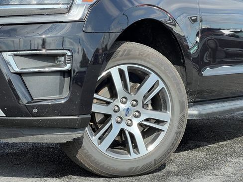 Used 2024 Ford Expedition Max Limited AWD/4WD image 2