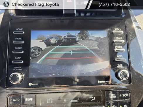 Used 2022 Toyota Prius XLE image 17