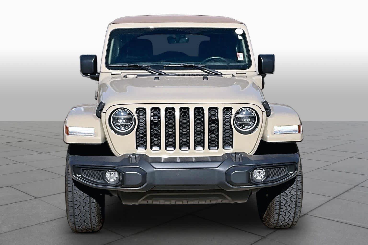 Used 2022 Jeep Wrangler Unlimited Sahara w/ Cold Weather Group AWD/4WD image 4