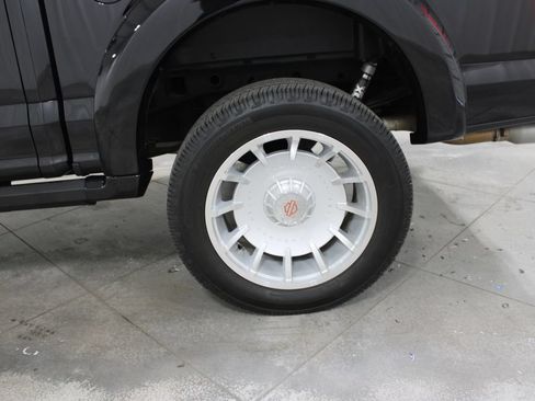 Used 2019 Ford F150 Lariat w/ Equipment Group 502A Luxury AWD/4WD image 45