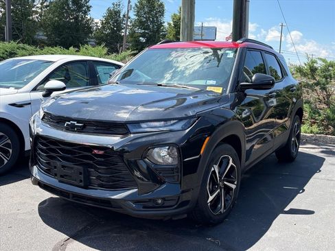 Used 2021 Chevrolet TrailBlazer RS FWD image 2