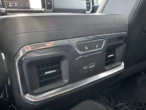 Used 2024 GMC Sierra 1500 SLT w/ SLT Premium Package AWD/4WD image 8