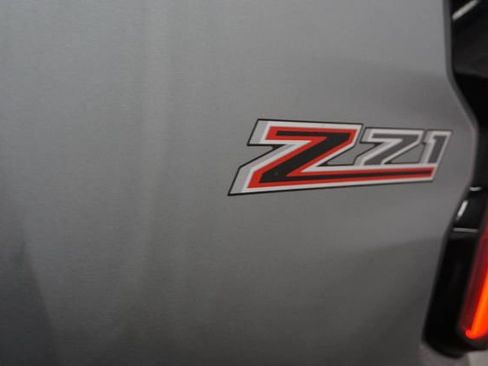 Used 2023 Chevrolet Colorado Z71 w/ Z71 Convenience Package 2 AWD/4WD image 8