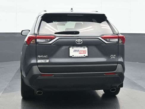 Used 2022 Toyota RAV4 XLE w/ Convenience Package image 5