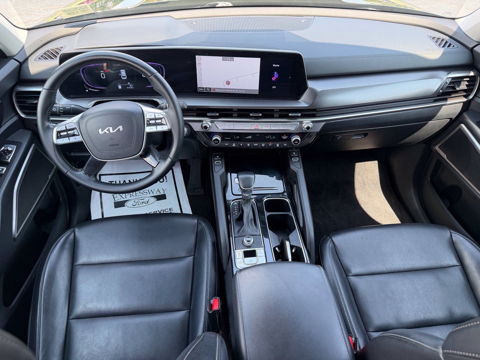 Used 2025 Kia Telluride S FWD image 16