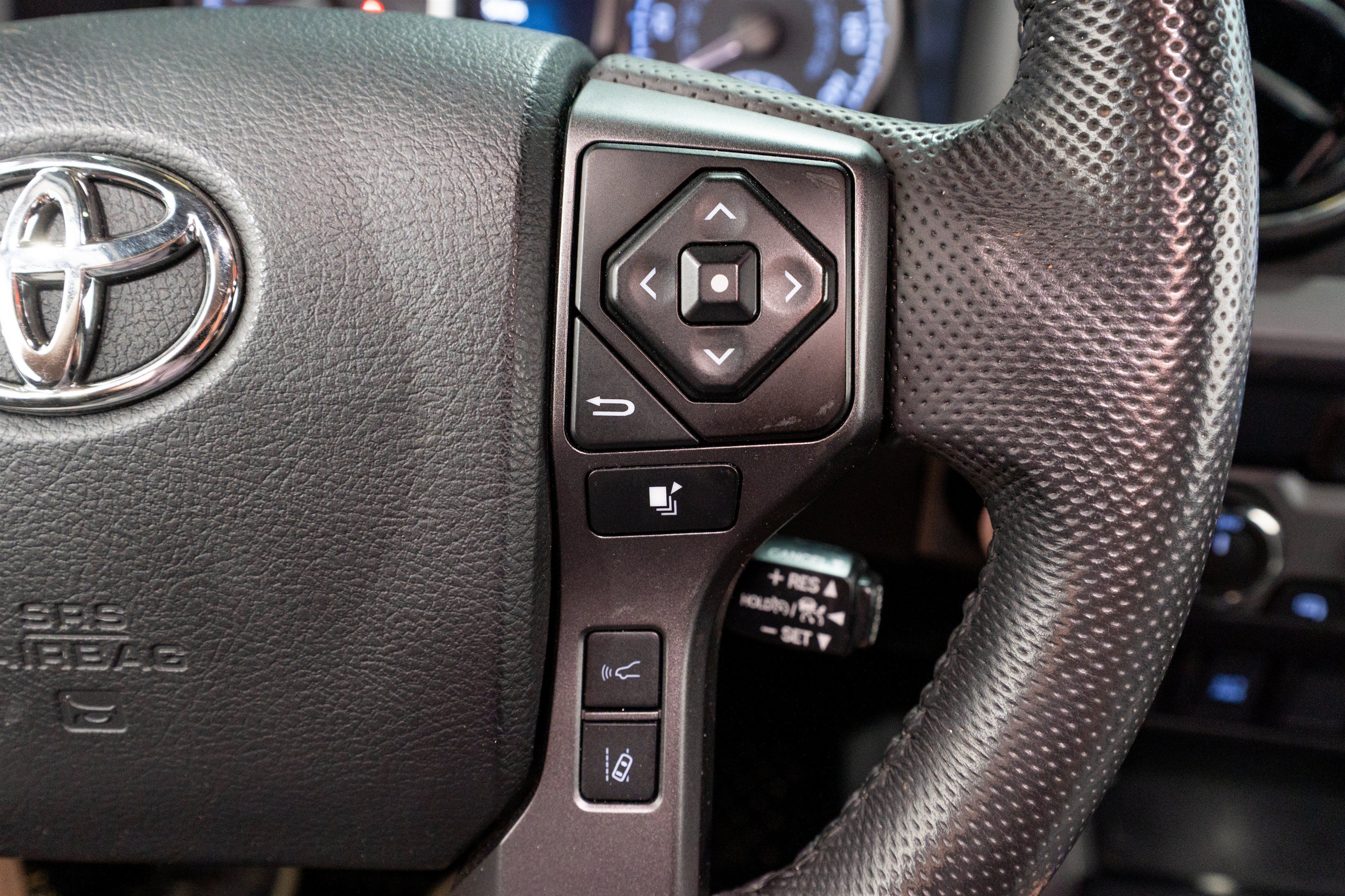 Used 2022 Toyota Tacoma TRD Sport w/ Black Out Package (TMS) AWD/4WD image 28
