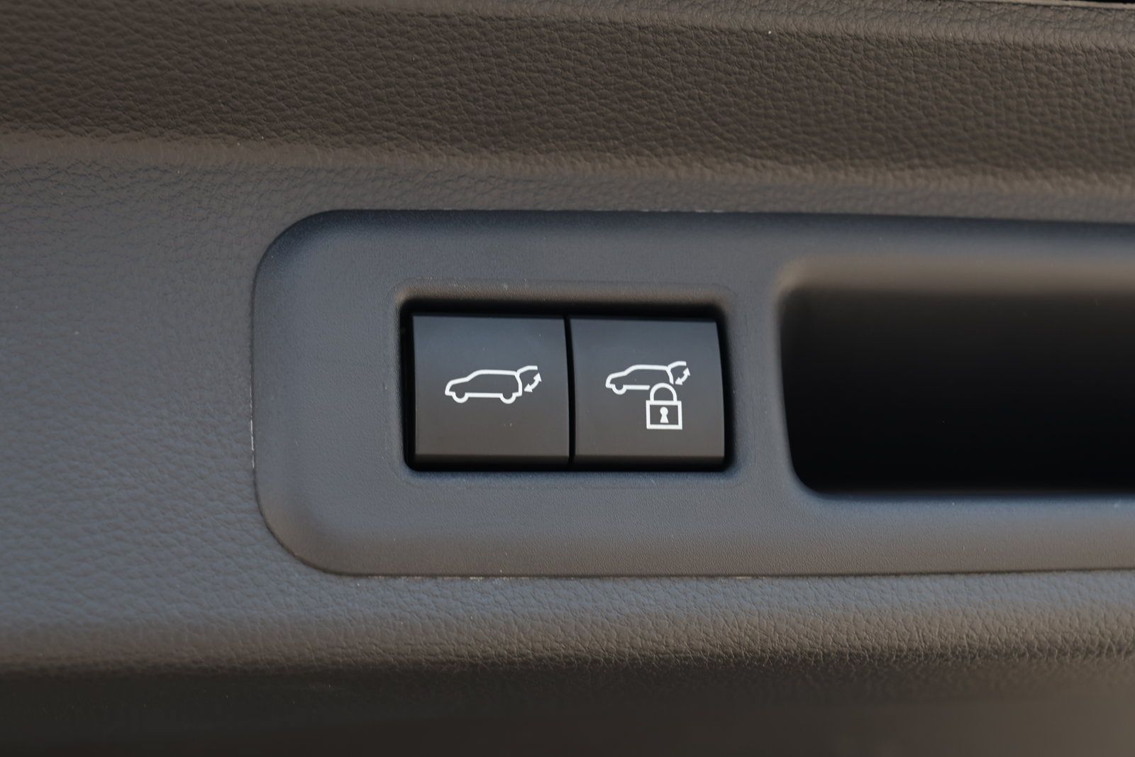 Used 2025 Toyota Sequoia TRD Pro AWD/4WD image 39