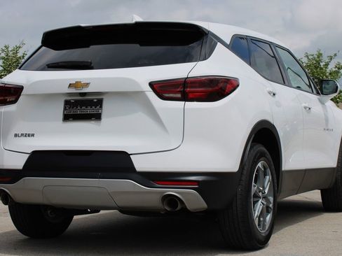 Used 2025 Chevrolet Blazer LT FWD image 9