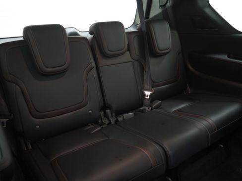 Certified 2025 Nissan Armada SL w/ Captain's Chari Seat Package AWD/4WD image 16