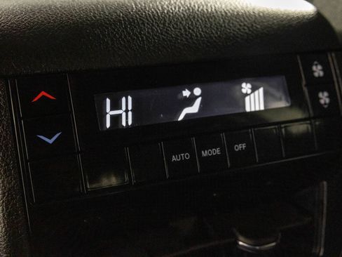 Used 2023 Jeep Grand Cherokee L Laredo AWD/4WD image 33