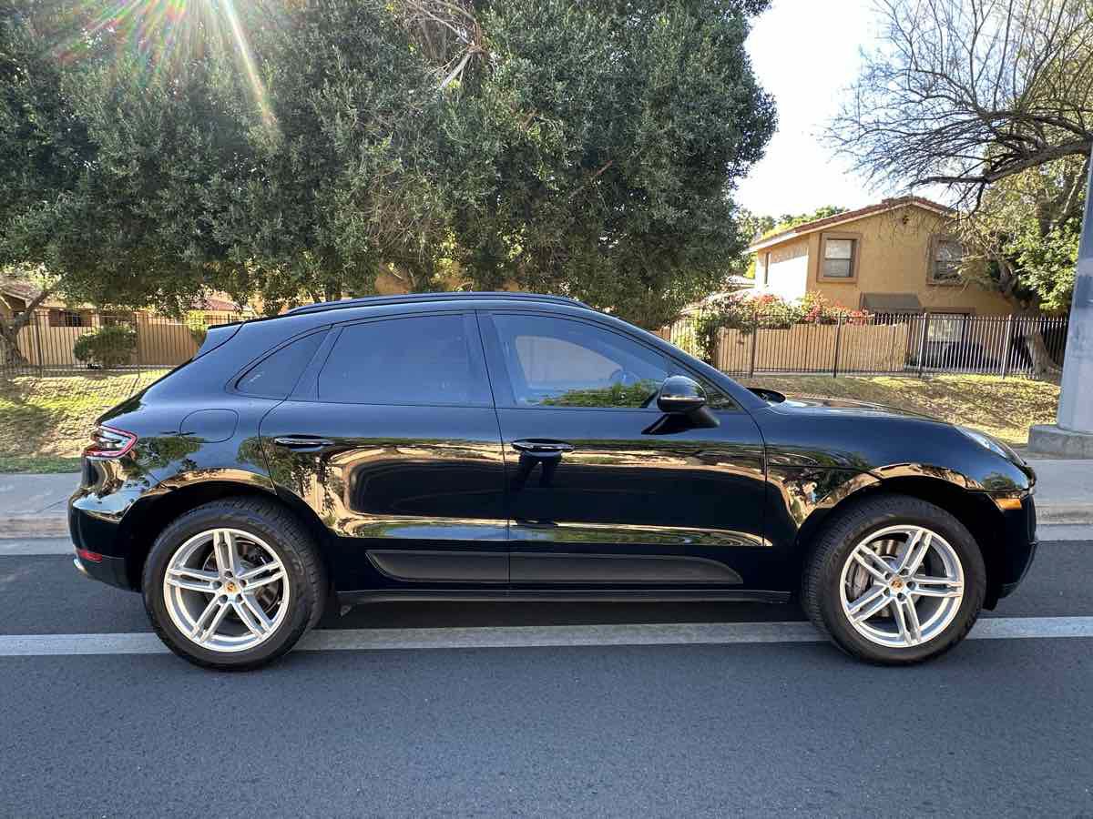 Used 2018 Porsche Macan AWD/4WD image 9