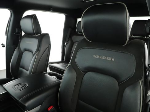 Used 2022 RAM 1500 Laramie AWD/4WD image 4