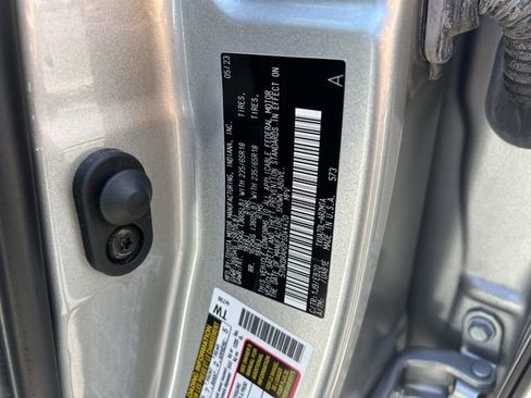 Used 2023 Toyota Highlander XLE FWD image 37