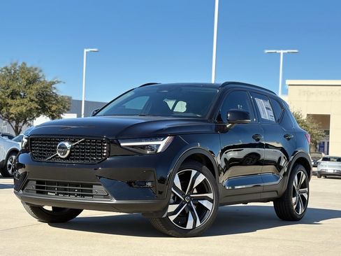 New 2026 Volvo XC40 B5 Ultra w/ Protection Package Premier image 2