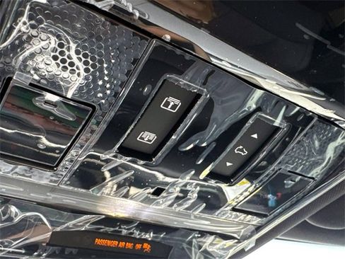 New 2025 Land Rover Range Rover Long Wheelbase SE image 23