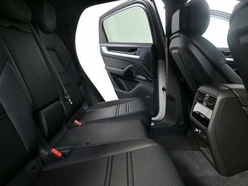 Certified 2026 Porsche Cayenne Coupe AWD/4WD image 20