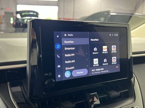 Used 2025 Toyota Corolla LE w/ LE Premium Package FWD image 19