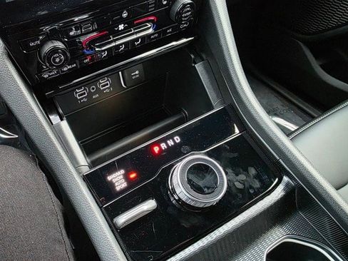 New 2025 Jeep Grand Cherokee Limited image 17