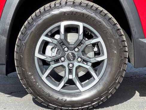 New 2025 Chevrolet Equinox ACTIV image 26