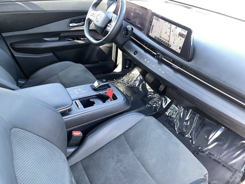 Certified 2024 Nissan Ariya AWD image 9
