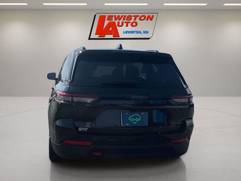 Used 2022 Jeep Grand Cherokee Trailhawk image 7