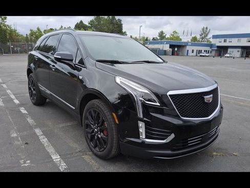 Used 2025 Cadillac XT5 Sportv w/ Technology Package AWD/4WD image 2