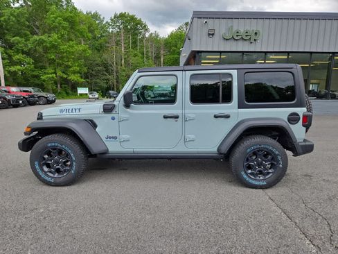 Used 2023 Jeep Wrangler Unlimited w/ Cold Weather Group AWD/4WD image 7