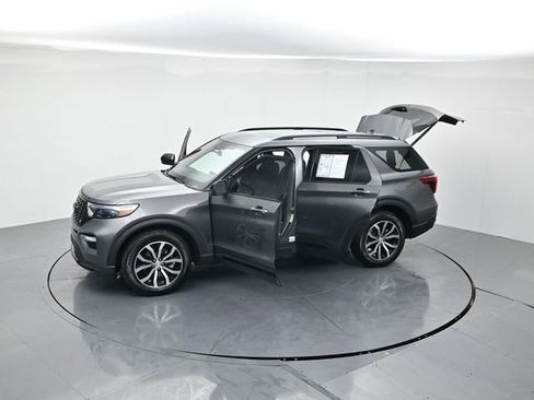 Used 2022 Ford Explorer ST image 44