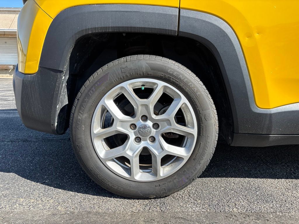 Used 2015 Jeep Renegade Sport w/ Power & Air Group FWD image 11