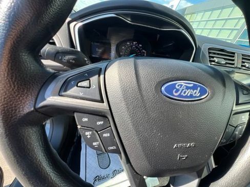 Used 2020 Ford Fusion SE FWD image 25