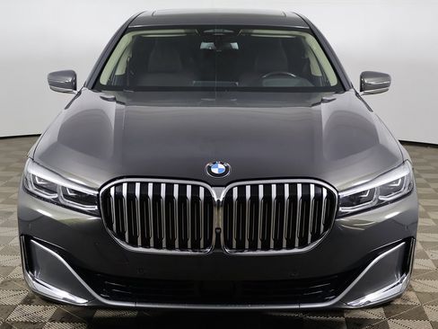 Used 2021 BMW 740i xDrive w/ Premium Package image 16