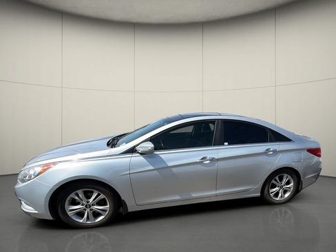 Used 2013 Hyundai Sonata Limited w/ Premium Pkg FWD image 4