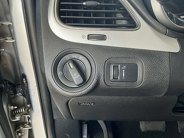 Used 2014 Dodge Journey SXT w/ Flexible Seating Group FWD image 18