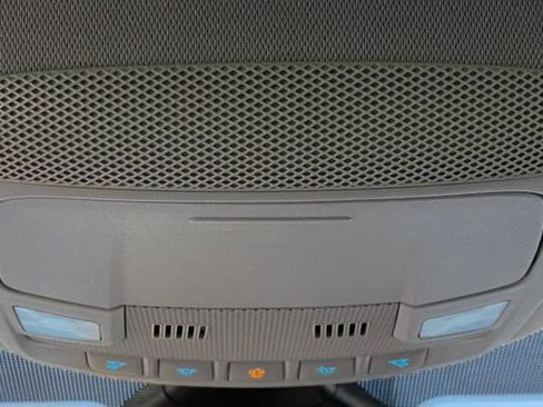 Used 2024 Ford Edge SE image 30