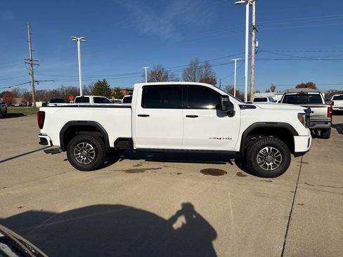 Used 2022 GMC Sierra 2500 AT4 image 8