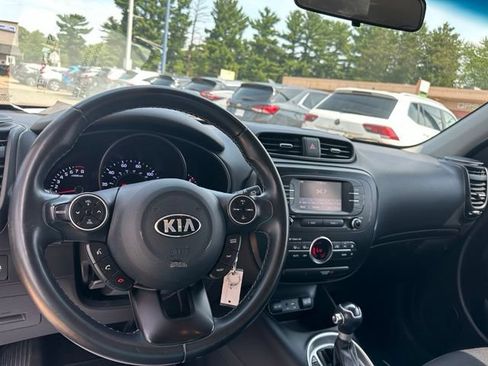 Used 2017 Kia Soul + w/ Designer's Package FWD image 21