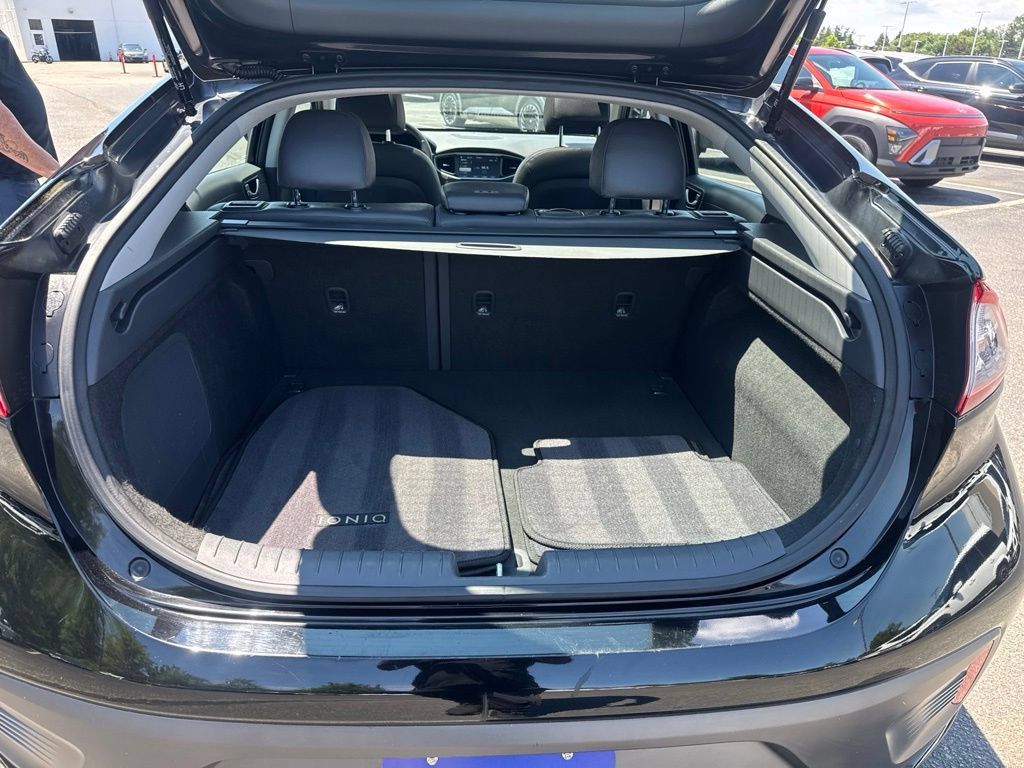 Used 2019 Hyundai Ioniq Limited FWD image 9
