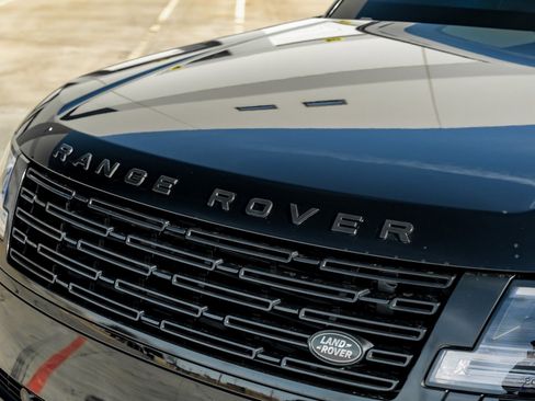 Used 2024 Land Rover Range Rover SE image 31