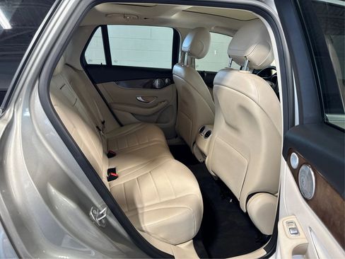 Used 2019 Mercedes-Benz GLC 300 image 16