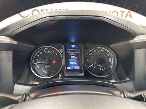 Used 2022 Toyota Tacoma TRD Off-Road image 27