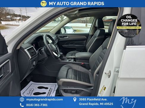 Used 2021 Volkswagen Atlas SEL Premium image 15