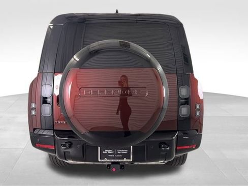 New 2026 Land Rover Defender 130 X-Dynamic SE image 6