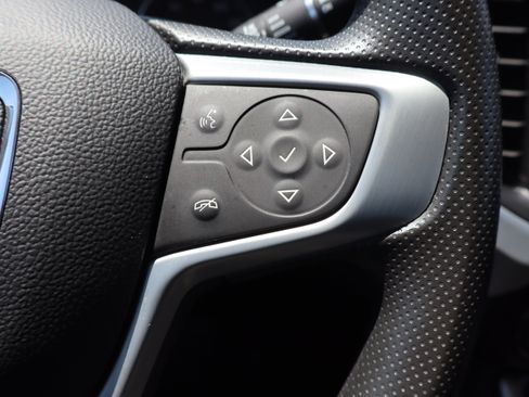Used 2023 GMC Acadia SLE w/ Driver Convenience Package FWD image 18