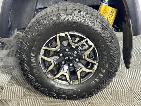 Certified 2023 Chevrolet Colorado ZR2 w/ ZR2 Convenience Package III AWD/4WD image 10